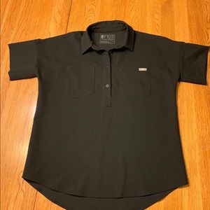 Black Figs Hanoi popover scrub top